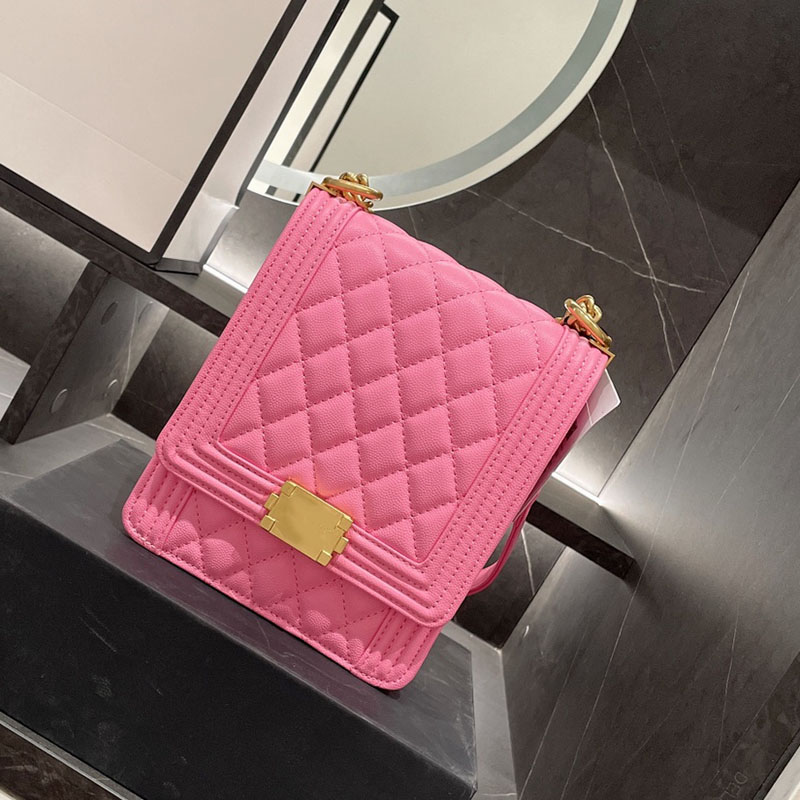Famous Desingers Classic Boy Flap Square Bags Silver Luxury Caviar Calfskin Crossbody Interwoven Chain Multi Pochette Sacoche Shoulder Mini
Famous Desingers Classic Boy Flap Square Bags Silver Luxury Caviar Calfskin Crossbody Interwoven Chain Multi Pochette Sacoche Shoulder Mini