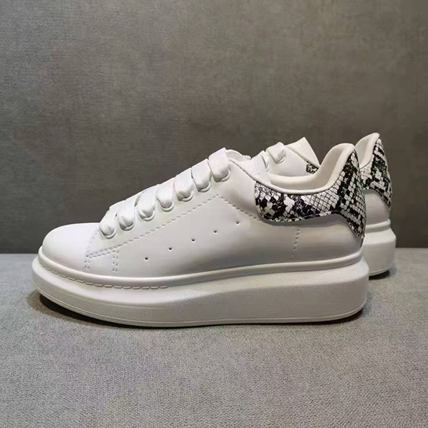 2021 Top Quality Shoes Women Mens Trainers Leather Platform Shoe Flat Casual Party Espadrilles Vintage Suede Sneakers mkj004
2021 Top Quality Shoes Women Mens Trainers Leather Platform Shoe Flat Casual Party Espadrilles Vintage Suede Sneakers mkj004