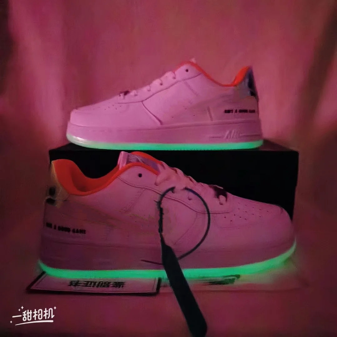 22SS pu leather Roller Shoes women's sports shoe chunky men's basketball Valentine's day Glowing sneakers, White
22SS pu leather Roller Shoes women's sports shoe chunky men's basketball Valentine's day Glowing sneakers, White