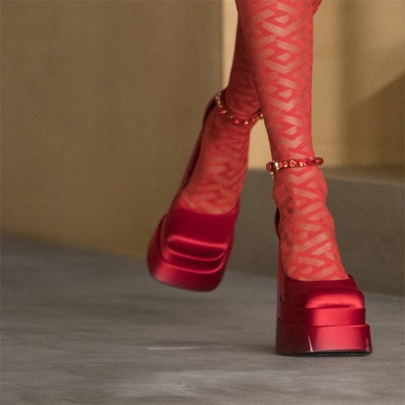 Sandals Brand Designer Pumps Luxury Satin Cloth Crystal Buckle Spring Summer Female Party Runway Shoes Round Toe High Heels Women Sandal, Black
Sandals Brand Designer Pumps Luxury Satin Cloth Crystal Buckle Spring Summer Female Party Runway Shoes Round Toe High Heels Women Sandal, Black