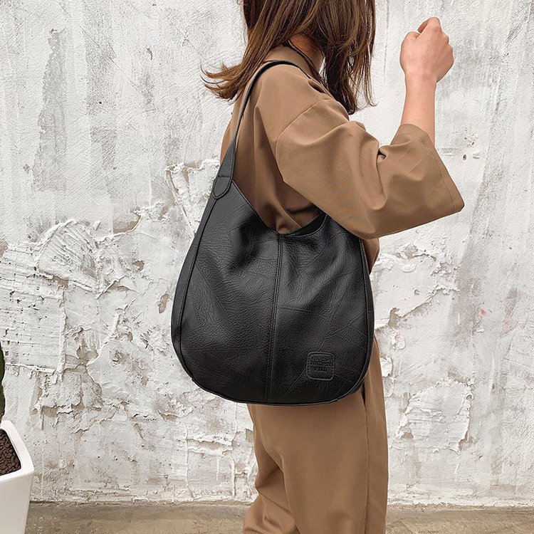 Luxurys Designers Bags New Bucket Bag Splicing Pu Fashion Handbag Single Shoulder Handbags Large Capacity Tidal Packs, Burgundy
Luxurys Designers Bags New Bucket Bag Splicing Pu Fashion Handbag Single Shoulder Handbags Large Capacity Tidal Packs, Burgundy