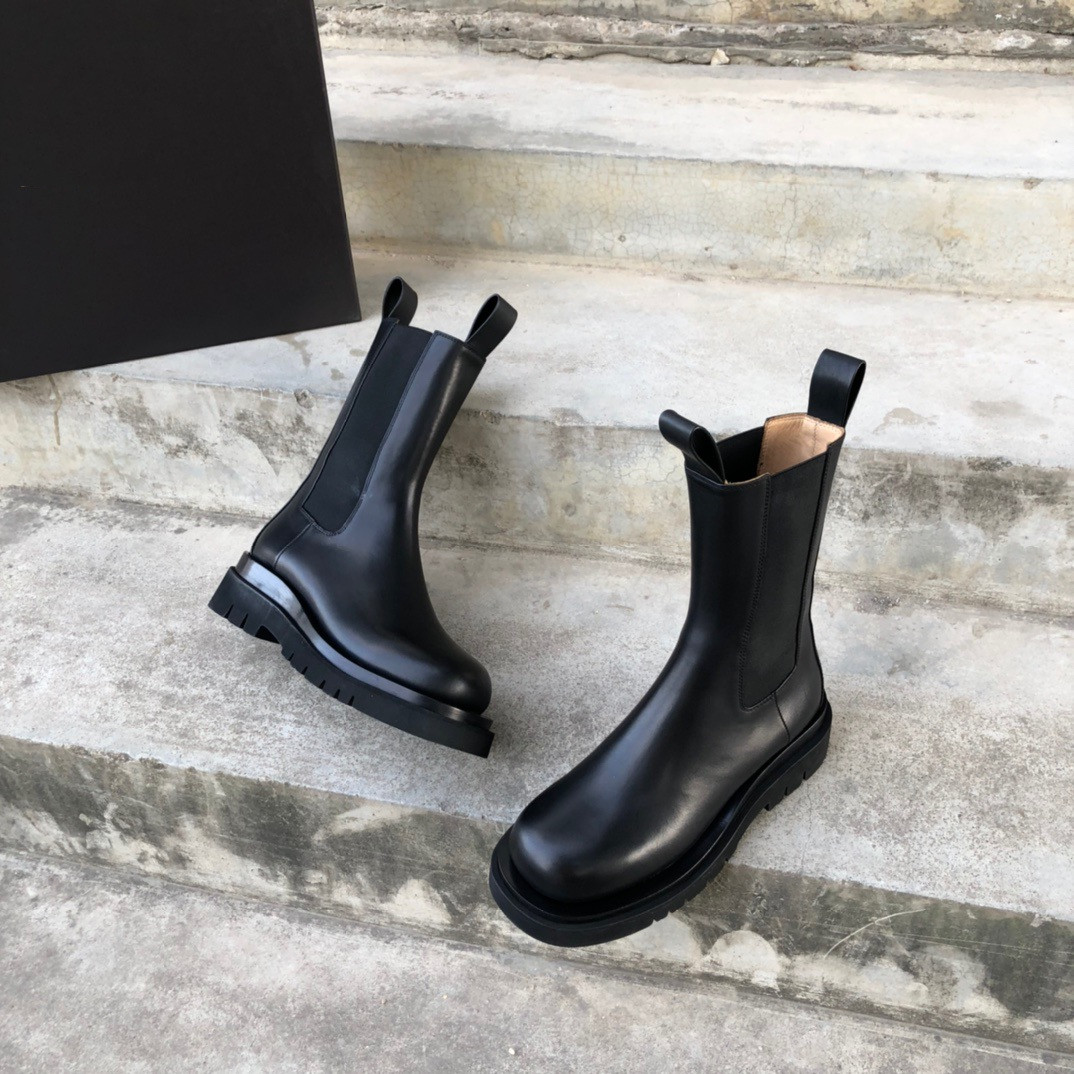 Designer boots thick-soled mid-tube Chelsea boot British leather chimney heightened Martin short booties, Black
Designer boots thick-soled mid-tube Chelsea boot British leather chimney heightened Martin short booties, Black
