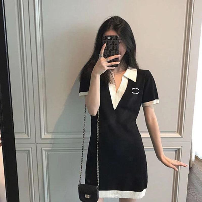 Women' T-Shirt 2021 spring/summer fashion round collar heavy industry nail bead set diamond letter short sleeve pure cotton casual joker T-shirt top, Black
Women' T-Shirt 2021 spring/summer fashion round collar heavy industry nail bead set diamond letter short sleeve pure cotton casual joker T-shirt top, Black