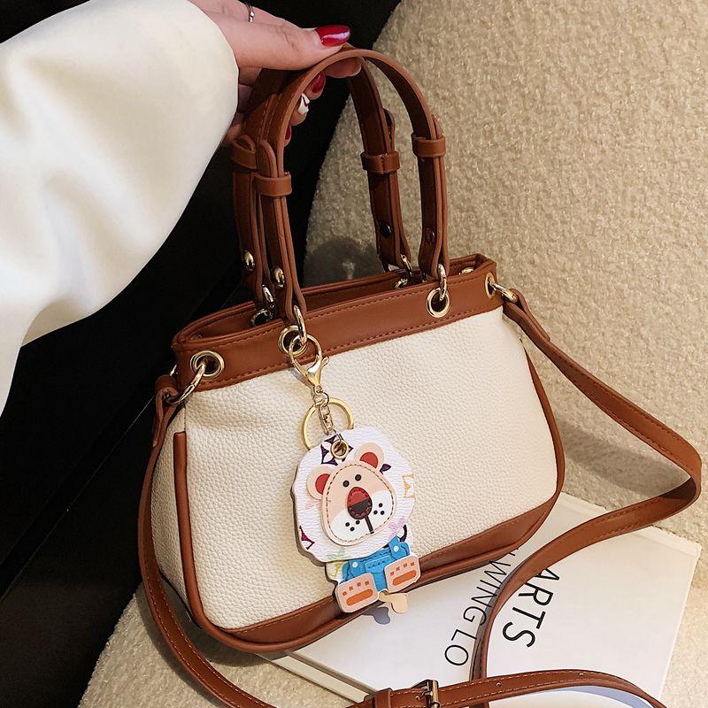 Evening Bags Classy Soft Leather Women's Handbag 2022 High Capacity Shoulder Bag Fashion Contrasting Colors Tote With Cute Pendant, Black
Evening Bags Classy Soft Leather Women's Handbag 2022 High Capacity Shoulder Bag Fashion Contrasting Colors Tote With Cute Pendant, Black