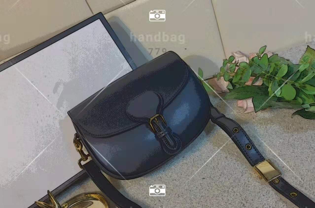 High luxury top grade shoulder bag modern pure black simple woman leisure retro fashion leather semicircle bags metal splicing design handbag Saddle size 22cm, Customize
High luxury top grade shoulder bag modern pure black simple woman leisure retro fashion leather semicircle bags metal splicing design handbag Saddle size 22cm, Customize