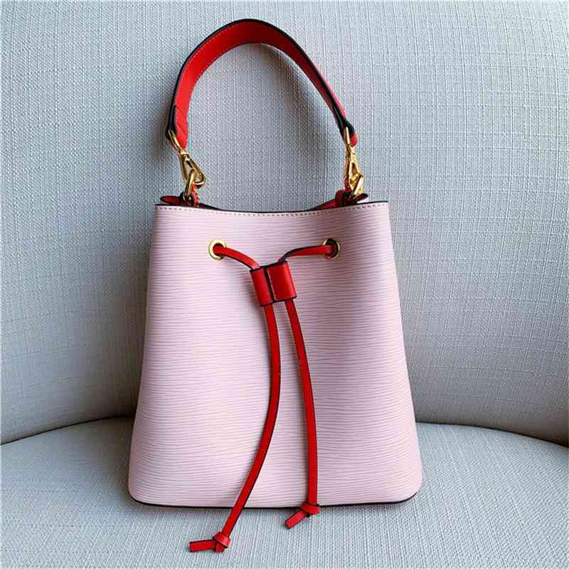 Women Luxurys Designers Bags 2021 leather ripple bucket color matching portable Fashion messenger Designer Handbag Handbags Totes Crossbody Bag
Women Luxurys Designers Bags 2021 leather ripple bucket color matching portable Fashion messenger Designer Handbag Handbags Totes Crossbody Bag