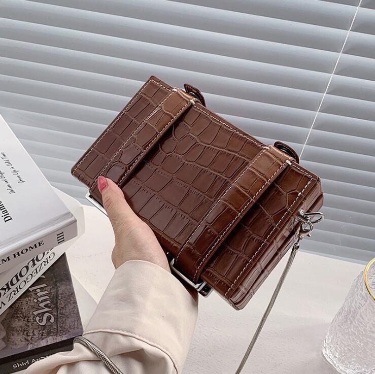 Factory wholesale women handbag simple gradient womens chain bag street trend embossed Stone handbags sweet little fresh Alligator leather shoulder bags
Factory wholesale women handbag simple gradient womens chain bag street trend embossed Stone handbags sweet little fresh Alligator leather shoulder bags