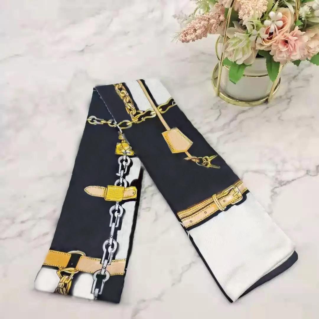 2021 fashion designer woman Silk Scarf Fashion Letter Headband Brand Small Scarf Variable Headscarf Accessories Activity Gift AAAQQQ
2021 fashion designer woman Silk Scarf Fashion Letter Headband Brand Small Scarf Variable Headscarf Accessories Activity Gift AAAQQQ