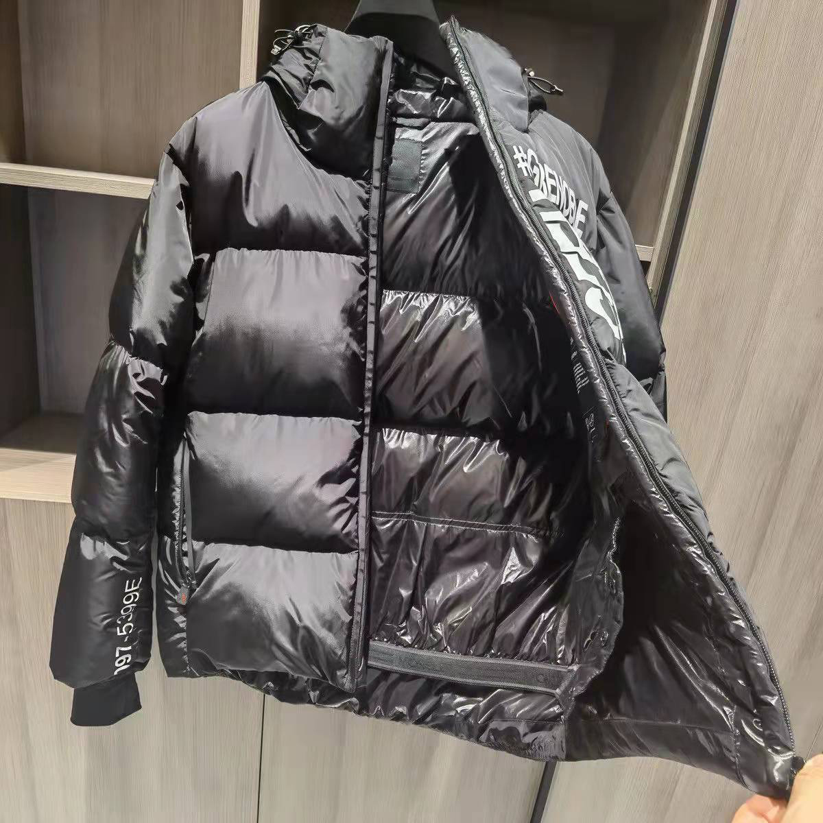 22ss Mens Designer Down Jacket Coat Hooded Outerwear Waterproof Womens Windbreaker Thick Clothing Casual 2color, Black
22ss Mens Designer Down Jacket Coat Hooded Outerwear Waterproof Womens Windbreaker Thick Clothing Casual 2color, Black