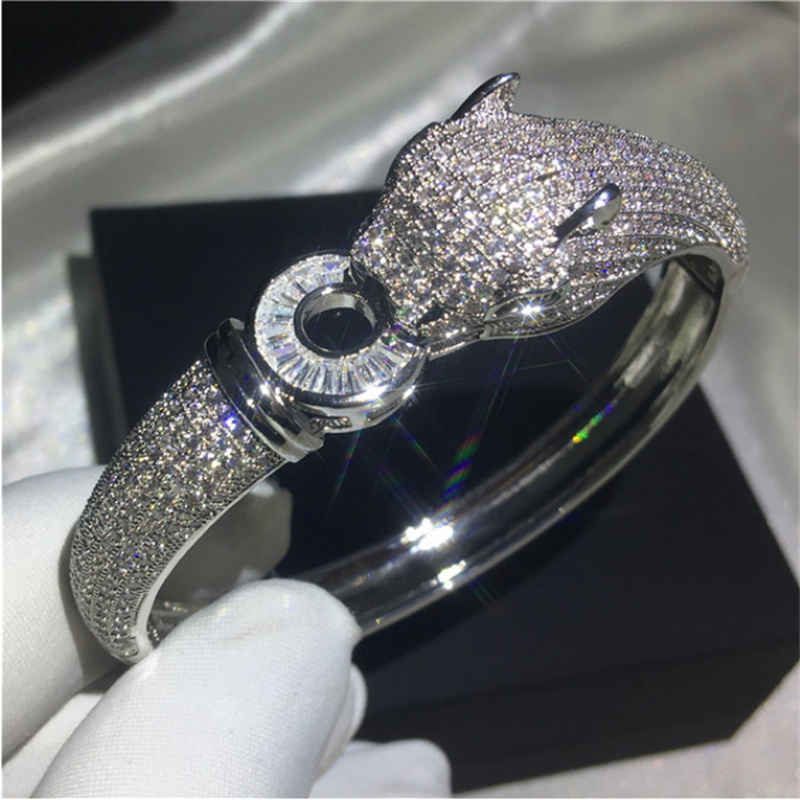 Handmade Pave 400pcs Simulated AAAAA cz Leopard head Bangle Party Engagement bangles Bracelets for women men wedding accessaries
Handmade Pave 400pcs Simulated AAAAA cz Leopard head Bangle Party Engagement bangles Bracelets for women men wedding accessaries