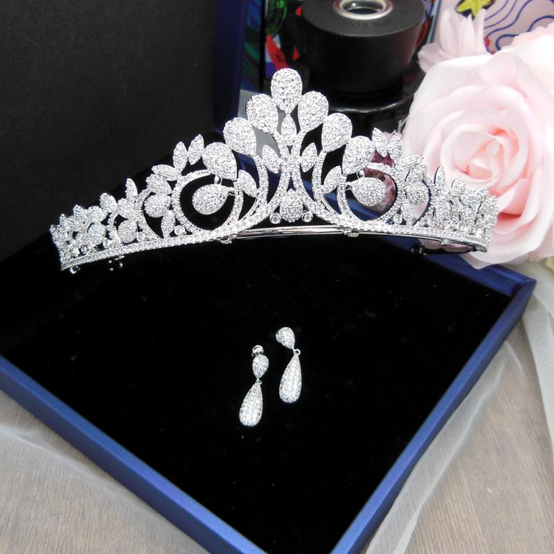 Hair Clips & Barrettes Zircon Wedding Tiara Earrings Vintage Bride Crown Headband Zirconia Diadem Tiaras And Crowns Bijoux Cheveux Mariage W, Golden;silver
Hair Clips & Barrettes Zircon Wedding Tiara Earrings Vintage Bride Crown Headband Zirconia Diadem Tiaras And Crowns Bijoux Cheveux Mariage W, Golden;silver