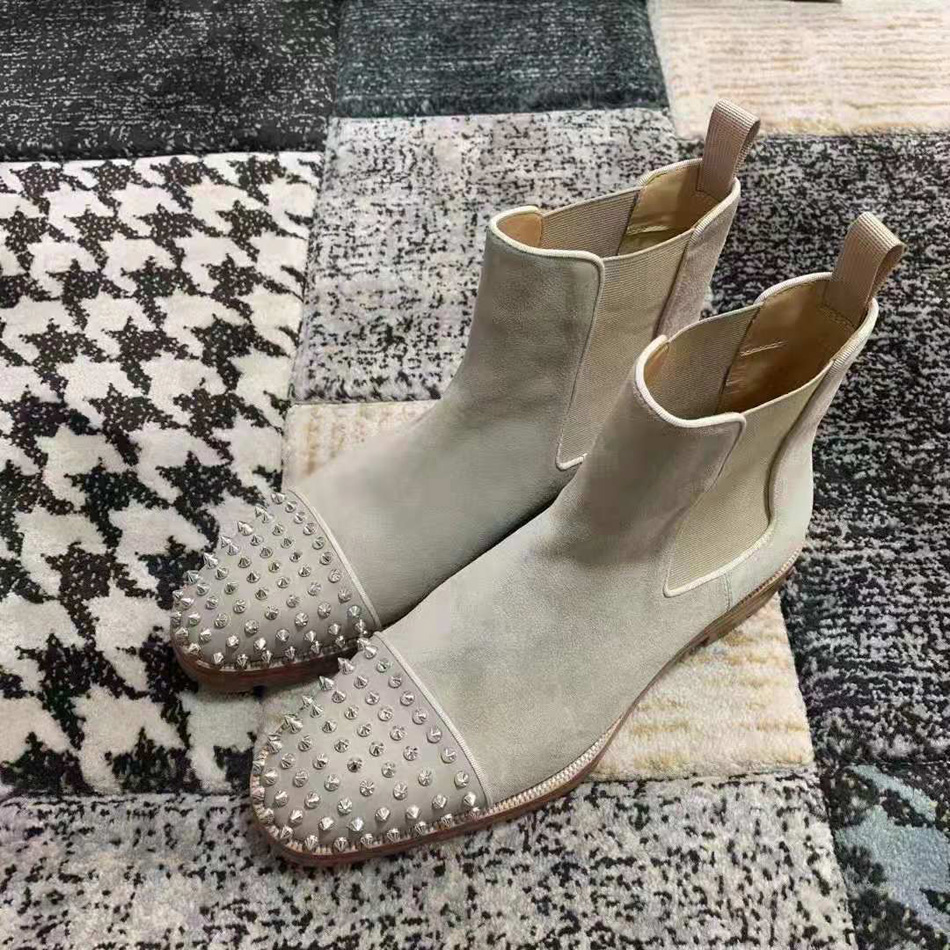Luxury Ankle Boots Red Bottom Melon Spikes Flat Boot Classic Men Women Suede Calfskin Rubber Lug Sole Design Casual Booty Motorcycle Ankles Short Booties Box EU 35-47, #1
Luxury Ankle Boots Red Bottom Melon Spikes Flat Boot Classic Men Women Suede Calfskin Rubber Lug Sole Design Casual Booty Motorcycle Ankles Short Booties Box EU 35-47, #1