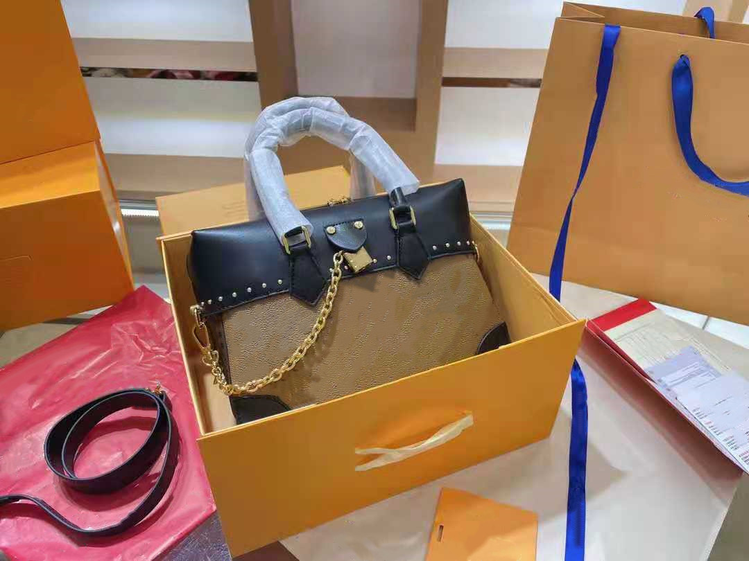Female designer Chain Handbag messenger bag oxide skin stitching elegant shoulder bag cross body handbags shopping bags wallet v-731
Female designer Chain Handbag messenger bag oxide skin stitching elegant shoulder bag cross body handbags shopping bags wallet v-731