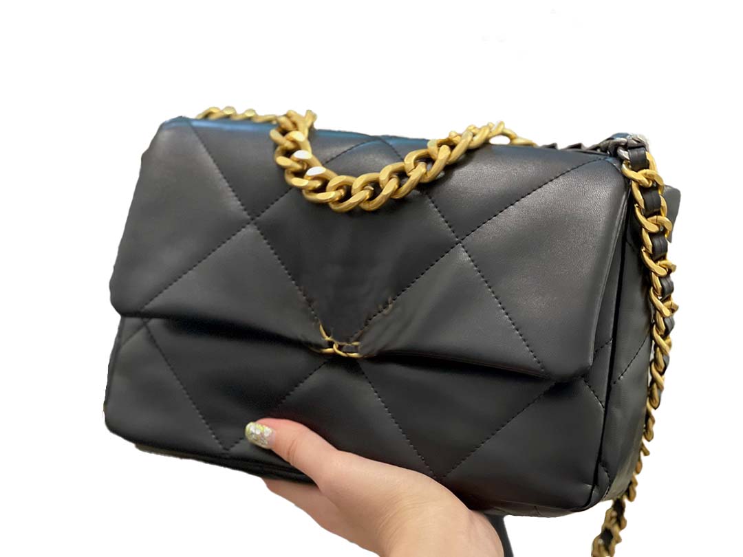 Luxurys Designers Womens Medium 19 Series Classic Flap Bags Lambskin 7 Colors Interwoven Chain Totes Crossbody Quilted Multi Pochette Shoulder bag Shiny Handbags, Make up the difference
Luxurys Designers Womens Medium 19 Series Classic Flap Bags Lambskin 7 Colors Interwoven Chain Totes Crossbody Quilted Multi Pochette Shoulder bag Shiny Handbags, Make up the difference