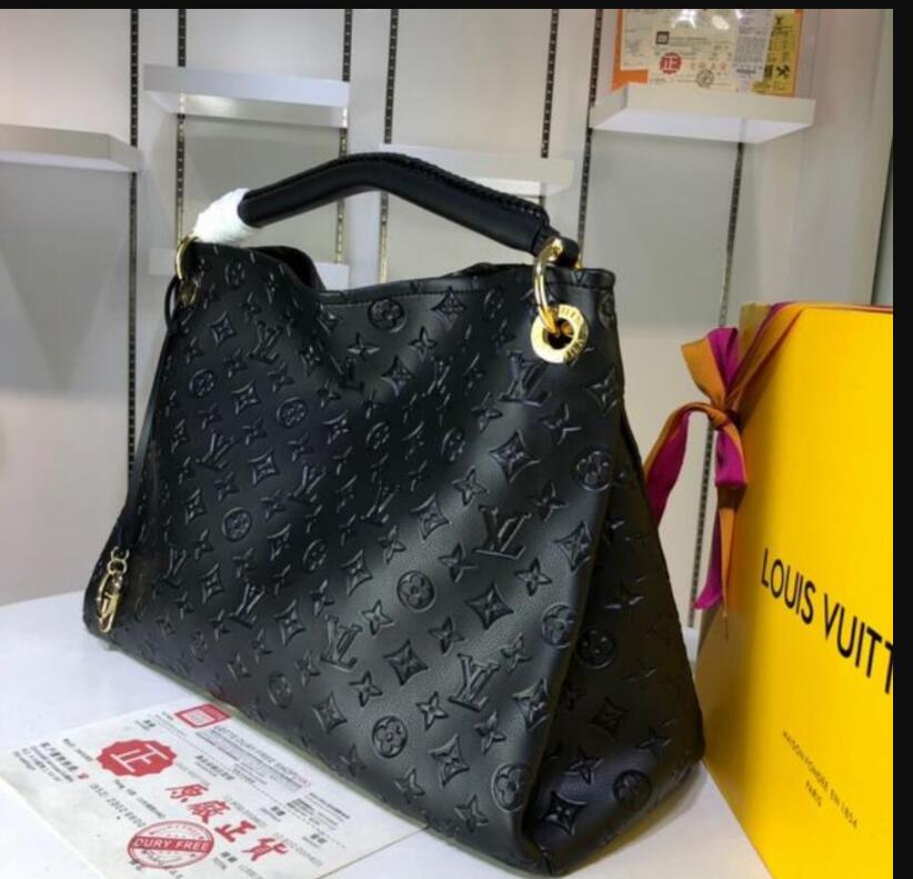 LVLouisVutton GGYSLVitton Designer Bags Wallets F2 Lady High capacity Shopping Bags Crossbody Shoulder Bag Women Handbags Clutch Holders Coin
LVLouisVutton GGYSLVitton Designer Bags Wallets F2 Lady High capacity Shopping Bags Crossbody Shoulder Bag Women Handbags Clutch Holders Coin