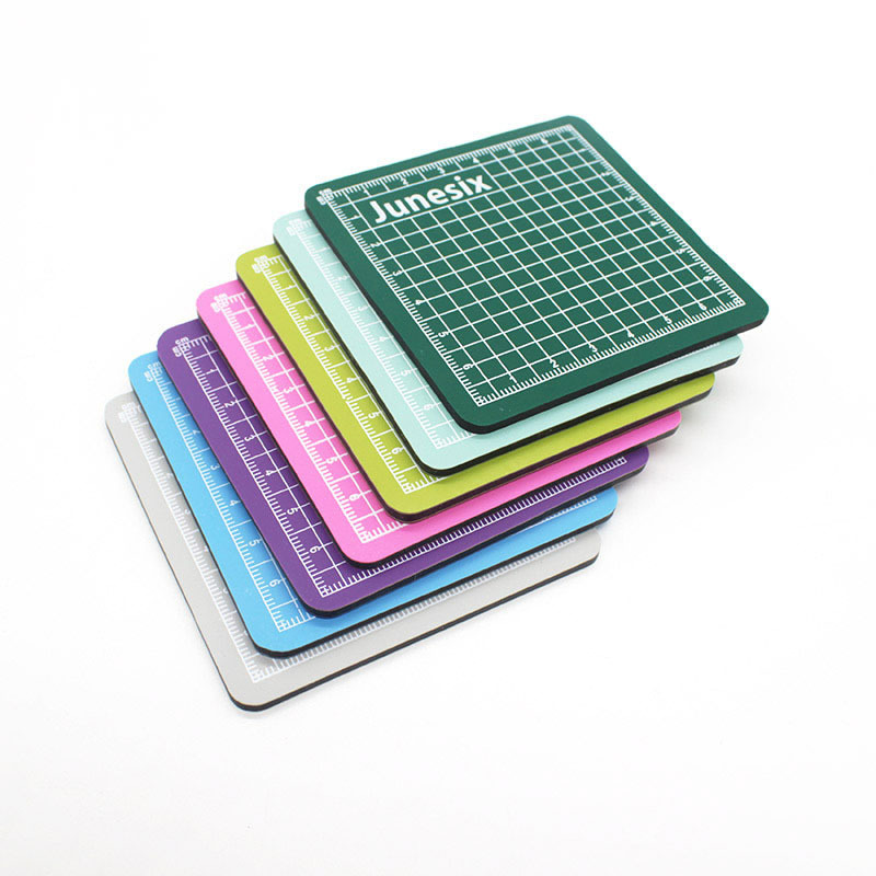 1pcs 8X8cm Mini Cutting Mat PVC Material Portable Writing Pads Sewing Machine Tools 7 colors optional