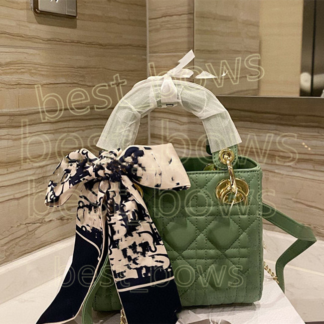 Luxurys designers high Quality Ladies lady bag 2021 Classic Women handbag Fashion totes cossbody handbags chains shoulder Bags Send a ribbon shopping dancing party, No bags
Luxurys designers high Quality Ladies lady bag 2021 Classic Women handbag Fashion totes cossbody handbags chains shoulder Bags Send a ribbon shopping dancing party, No bags