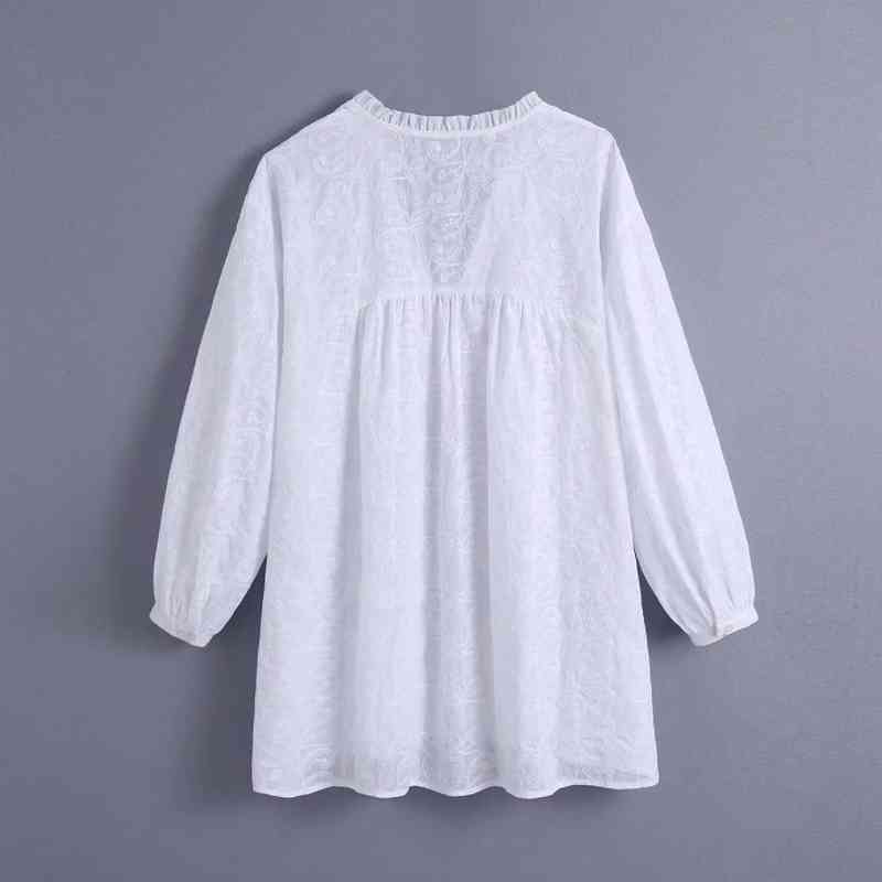 Summer Women Embroidery V Neck White Blouse Female Three Quarter Sleeve Smock Shirt Casual Lady Loose Tops Blusas S8813 210430