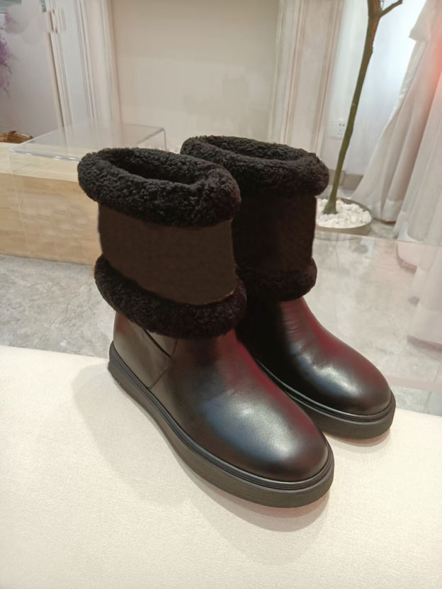 Top version Wool Women's winter boots fashion designer shoes leather stitched letters flat bottom warm boot outdoor snow riding bootss luxury and comfort 35-41, Brown
Top version Wool Women's winter boots fashion designer shoes leather stitched letters flat bottom warm boot outdoor snow riding bootss luxury and comfort 35-41, Brown