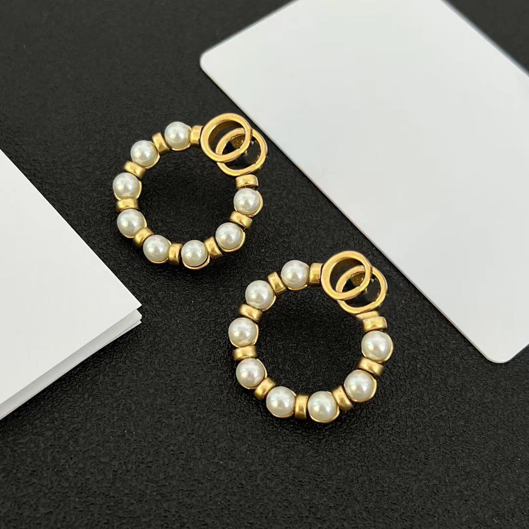 NEW Fashion letter pearl earrings for lady Women Party Wedding Lovers gift engagement jewelry with box NRJ
NEW Fashion letter pearl earrings for lady Women Party Wedding Lovers gift engagement jewelry with box NRJ