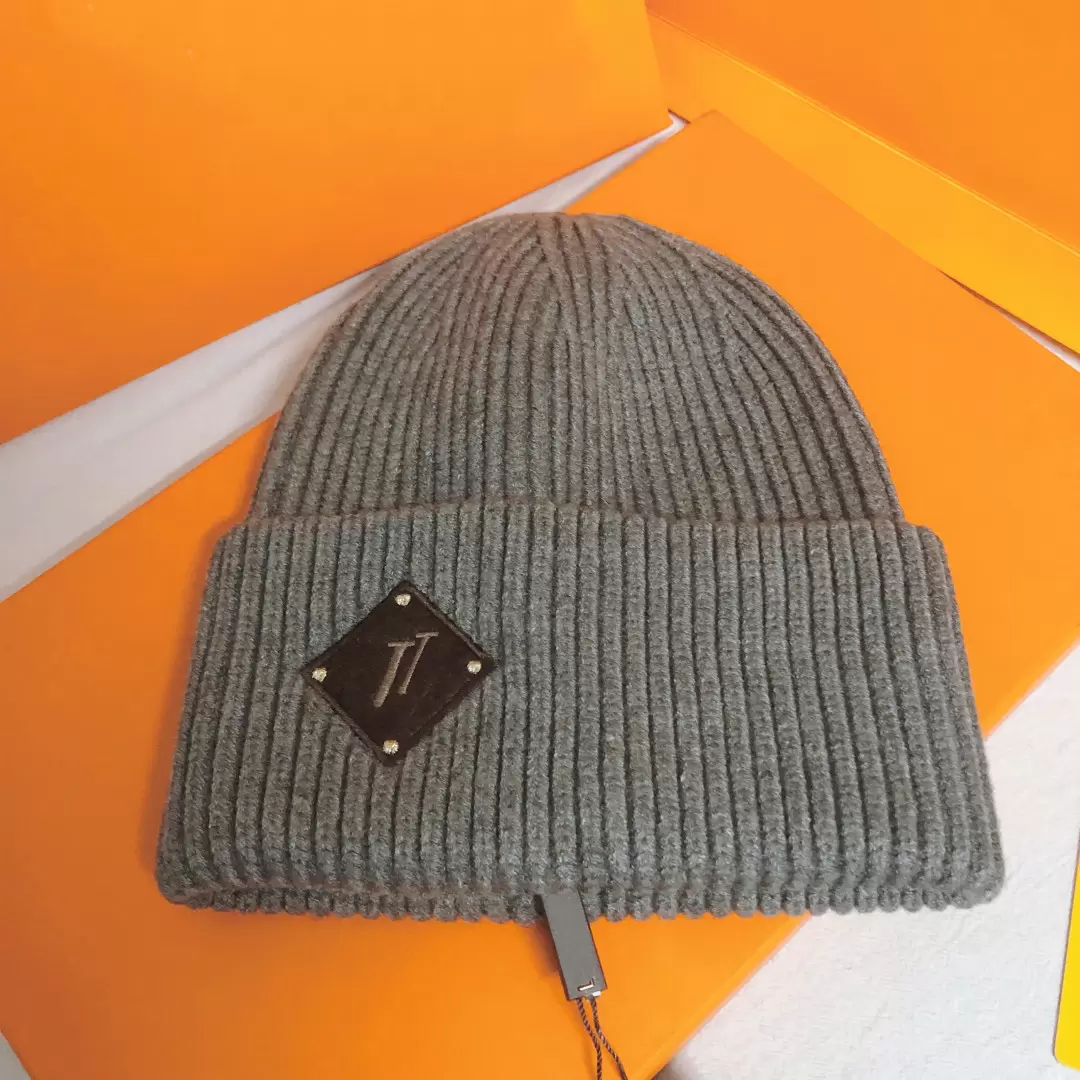 Luxury Knitted Hat Designer Beanie Mens Fitted Hats Unisex For Cashmere Plaid Letters Casual Skull Caps Outdoor 5 Colors Fashion High Quality, Blue;gray
Luxury Knitted Hat Designer Beanie Mens Fitted Hats Unisex For Cashmere Plaid Letters Casual Skull Caps Outdoor 5 Colors Fashion High Quality, Blue;gray