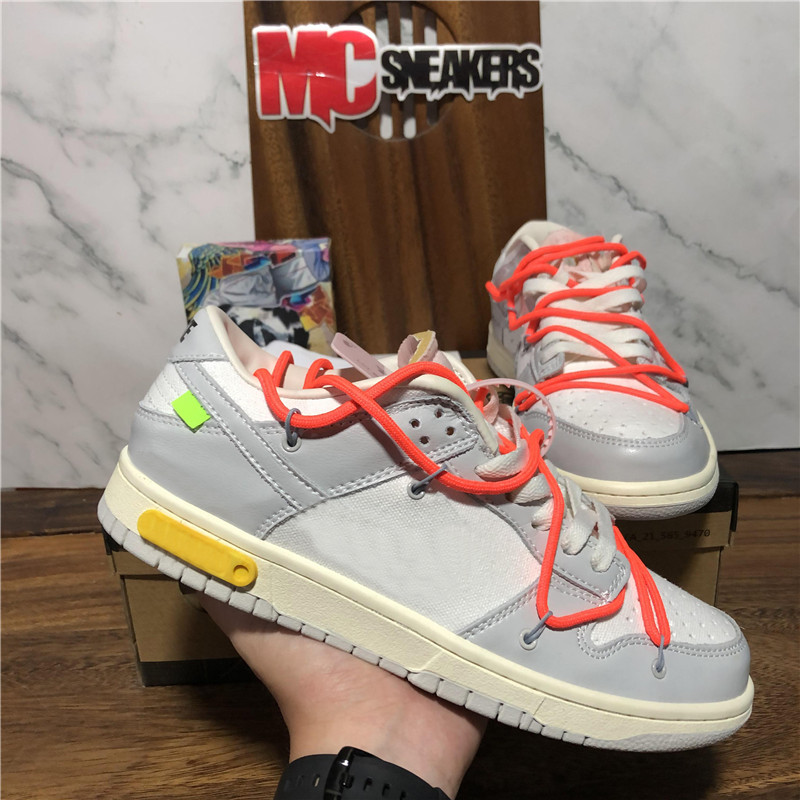 Top Quality Travis Scott x low Chunky Dunky Men Women Running Shoes Off White 1 Jackboys Retro Black Mens Sports Trainers Designers Skateboa
Top Quality Travis Scott x low Chunky Dunky Men Women Running Shoes Off White 1 Jackboys Retro Black Mens Sports Trainers Designers Skateboa