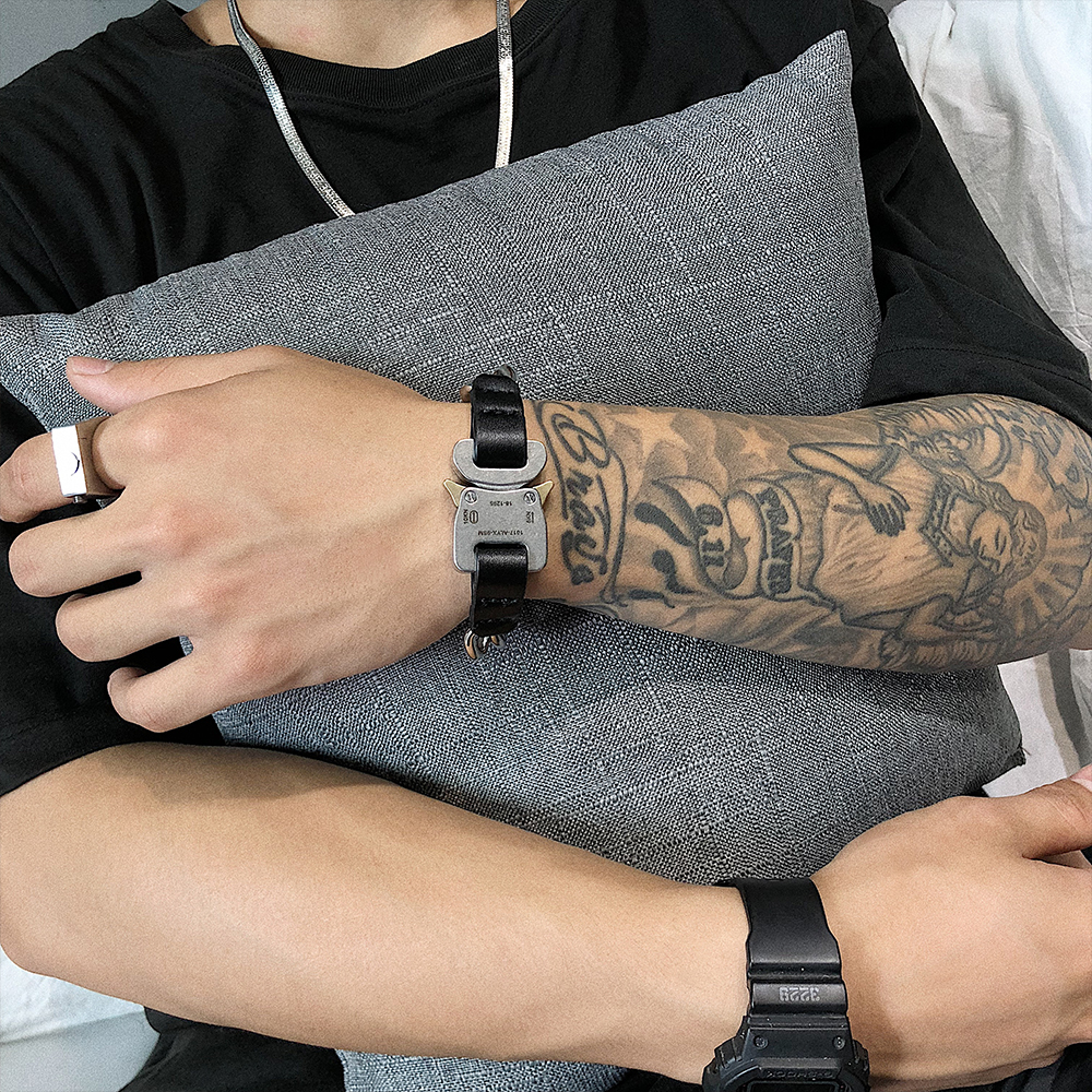 Alyx Metal Sense Embossed Chain High Street Functional Wind Bracelet Tide Brand Safety Buckle Titanium Steel