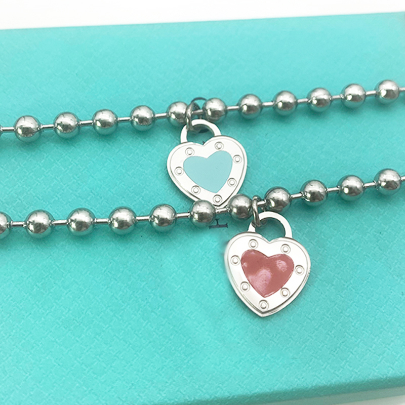 Luxury bracelet stainless steel ot buckle couple fashion chain on hand blue pink green red Valentines day gifts for girlfriend accessories wholesale
Luxury bracelet stainless steel ot buckle couple fashion chain on hand blue pink green red Valentines day gifts for girlfriend accessories wholesale