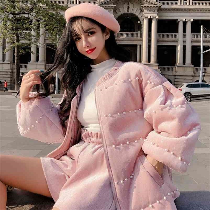 Women Winter 2 Piece Set Fashion Velvet Parkas+ High Waist Shorts Suits Pearls Pink Matching Outfits Fleece Sets 210519
Women Winter 2 Piece Set Fashion Velvet Parkas+ High Waist Shorts Suits Pearls Pink Matching Outfits Fleece Sets 210519