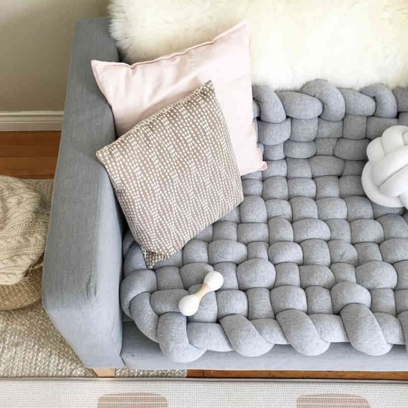 50x50 CM Baby Play Mat Braid Strip Weave Knotted Kids Rug Toddler Crawling Gym Pad Children's Carpet Room Decor Po Props 210402