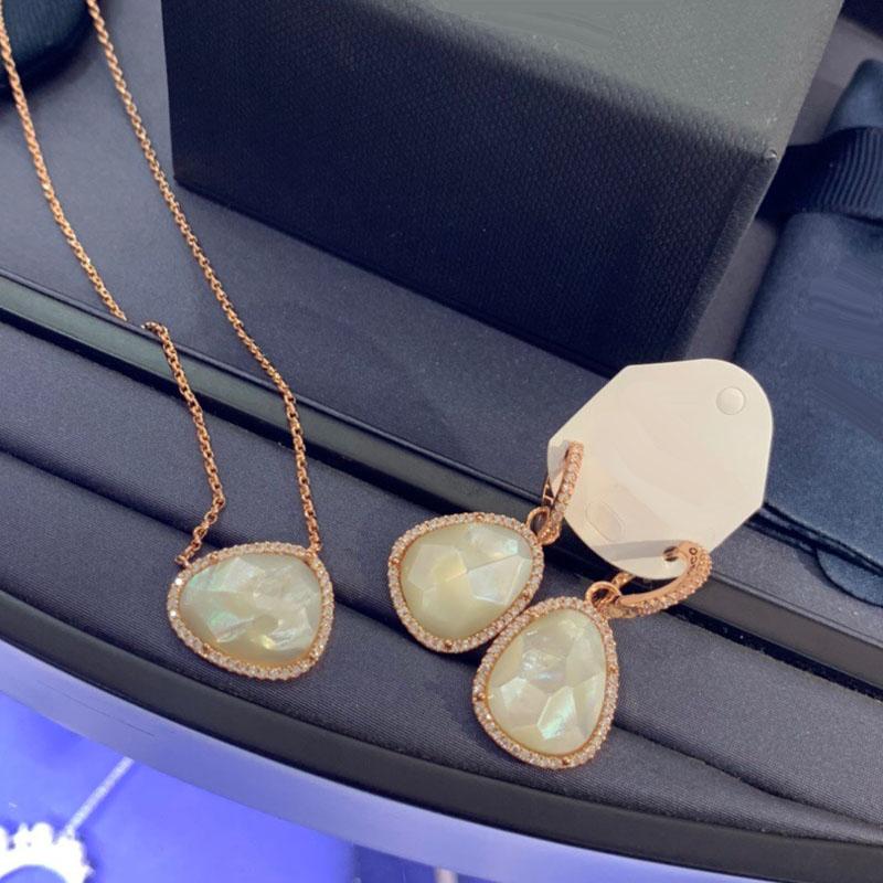 Pendant Necklaces 2021 Fashion Necklace Silver Color White Shell Geometric Paved Cubic Zirconia For Women Brand Jewelry
Pendant Necklaces 2021 Fashion Necklace Silver Color White Shell Geometric Paved Cubic Zirconia For Women Brand Jewelry