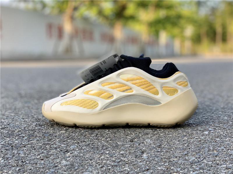 2020 Release 700 V3 Safflower Azareth Blue Alvah Black Glow In The Dark Kanye West Man Woman Outdoor Shoes Sports Sneakers With Box