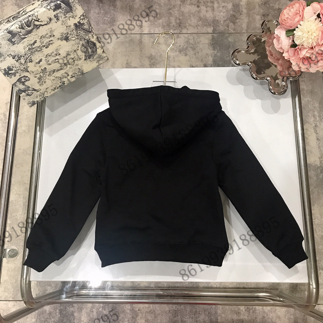 2022ss spring High-end hooded coat Kids Embroidered letters sweaters hooded pullover sweatshirt Fleeced inside size 100-150, 01
2022ss spring High-end hooded coat Kids Embroidered letters sweaters hooded pullover sweatshirt Fleeced inside size 100-150, 01