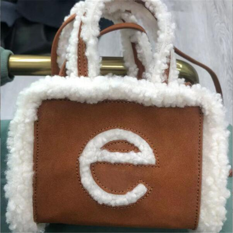 2021 Women Designer top Telfar bags Womens Purse Tote handbags Fashion Style Luxury bag Leather High Quality handbag, No bag
2021 Women Designer top Telfar bags Womens Purse Tote handbags Fashion Style Luxury bag Leather High Quality handbag, No bag