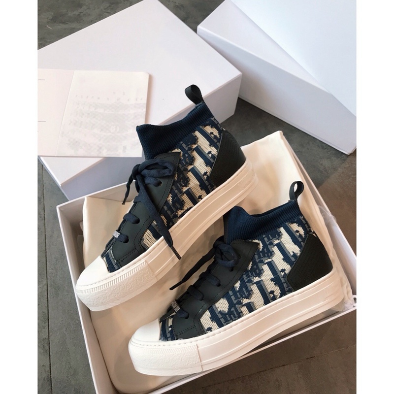 2021 latest retro fashion children's blue twill print, letter flowers, ladies high top, rubber sneakers, low top canvas shoes, Black
2021 latest retro fashion children's blue twill print, letter flowers, ladies high top, rubber sneakers, low top canvas shoes, Black