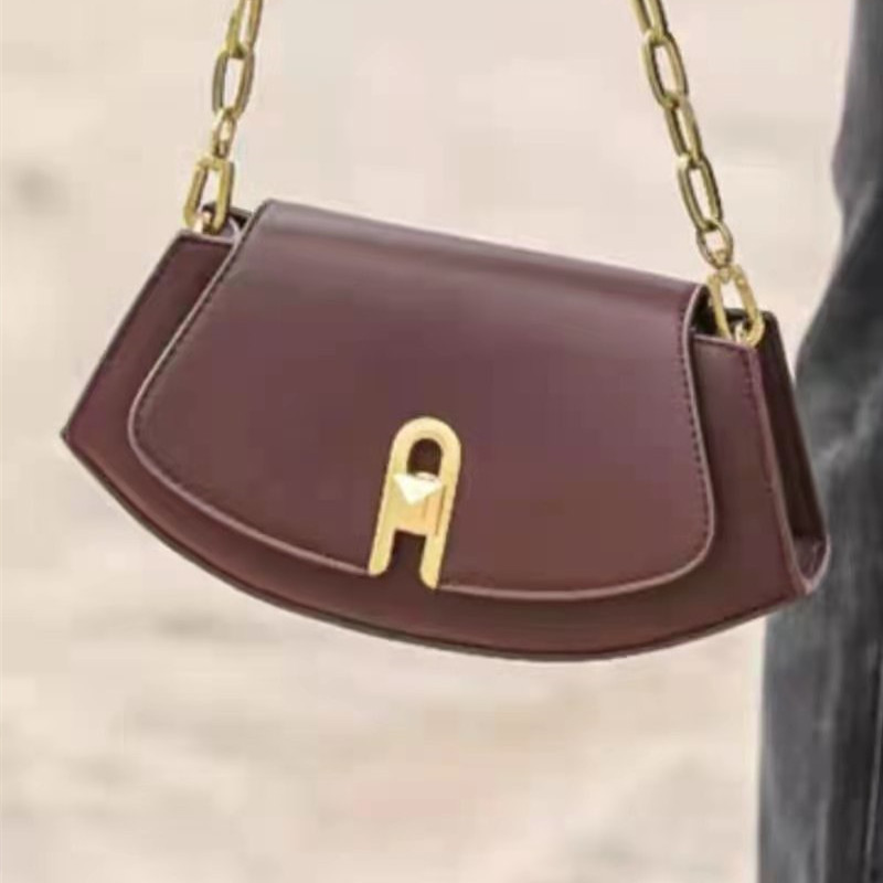 Messenger card holder purse Bags Leather clutch for fashion chain lady shoulder bag women Evening handbag presbyopic mini package
Messenger card holder purse Bags Leather clutch for fashion chain lady shoulder bag women Evening handbag presbyopic mini package