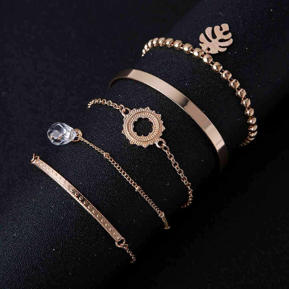 Fashionable hand ornament with Diamond Tree geometric crystal pendant bracelet simple set flower bracelet, Black
Fashionable hand ornament with Diamond Tree geometric crystal pendant bracelet simple set flower bracelet, Black