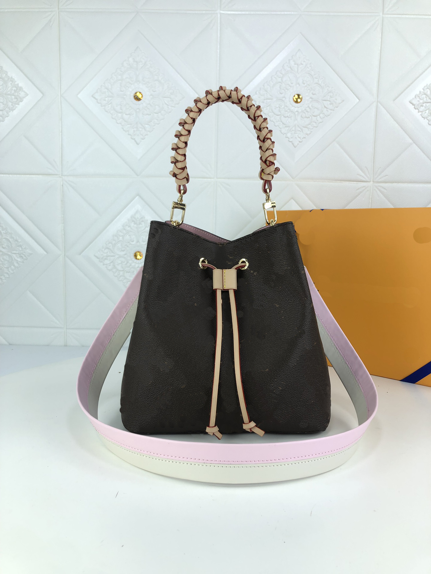 Original High Quality Bags Fashion Designer Luxury letter Handbags Purses VAVIN Bag Women Pochette Metis Tote Brand Classic Style NéoNoé Shoulder Damier Azur wallet, White check/pink
Original High Quality Bags Fashion Designer Luxury letter Handbags Purses VAVIN Bag Women Pochette Metis Tote Brand Classic Style NéoNoé Shoulder Damier Azur wallet, White check/pink