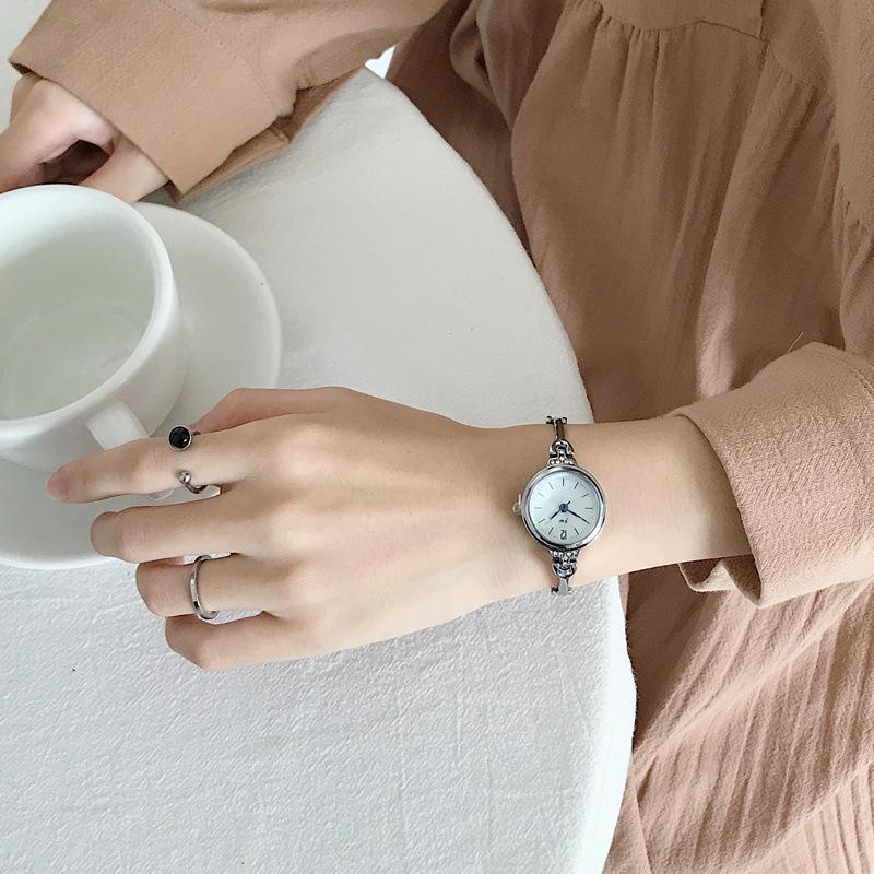 Wristwatches Women Small Bracelet Watch Arrival Simple Style Ladies Casual Wristwatch Female Dress Quartz Chock Hours, Gold white
Wristwatches Women Small Bracelet Watch Arrival Simple Style Ladies Casual Wristwatch Female Dress Quartz Chock Hours, Gold white