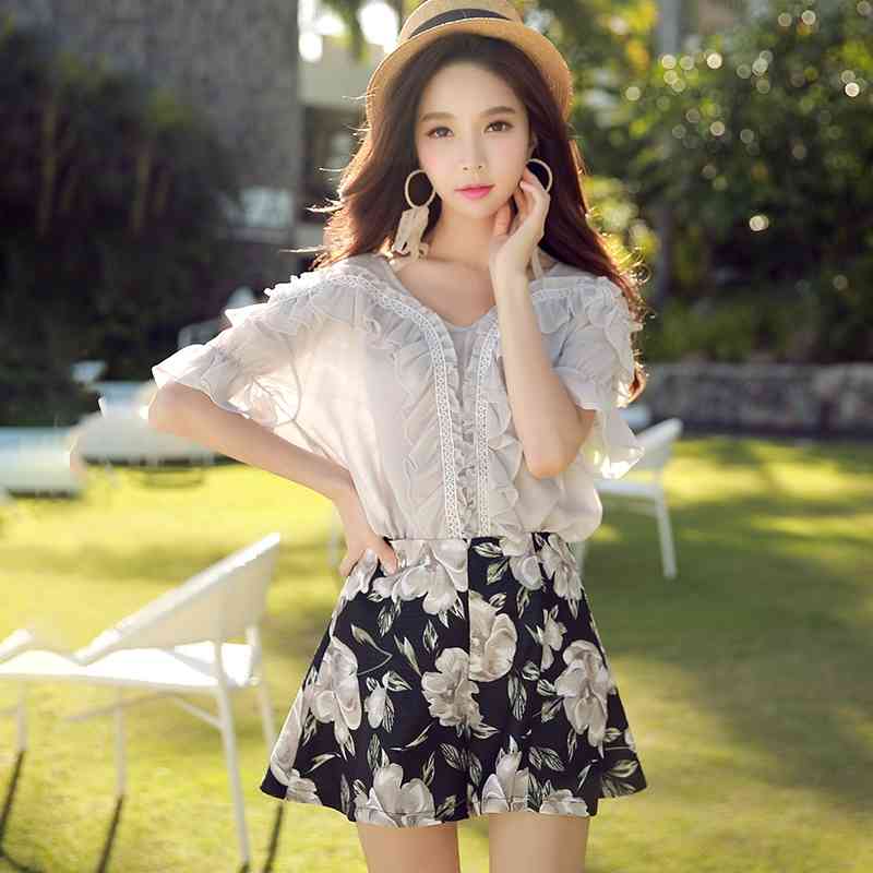 Dabuwawa Exclusive Summer Sweet Solid Chiffon Blouse Women Elegant Ruffle Short Sleeve V-Neck Shirts Tops Ladies DO1BCF005 210520