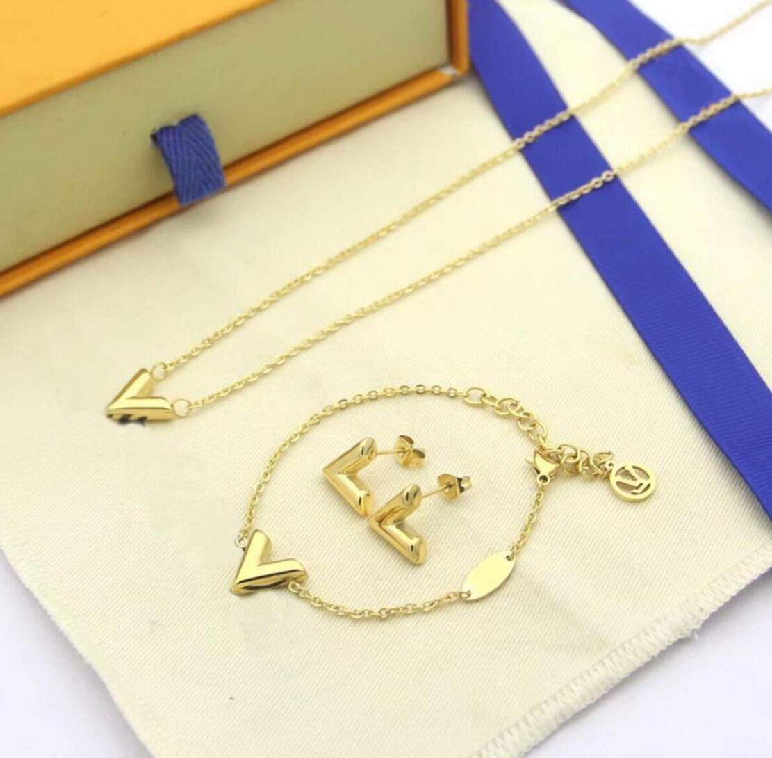 Europe America Fashion Style Jewelry Sets Lady Women Titanium Steel V Initials Charm Pendant Necklace Bracelet Stud Earrings Sets Color, Black
Europe America Fashion Style Jewelry Sets Lady Women Titanium Steel V Initials Charm Pendant Necklace Bracelet Stud Earrings Sets Color, Black