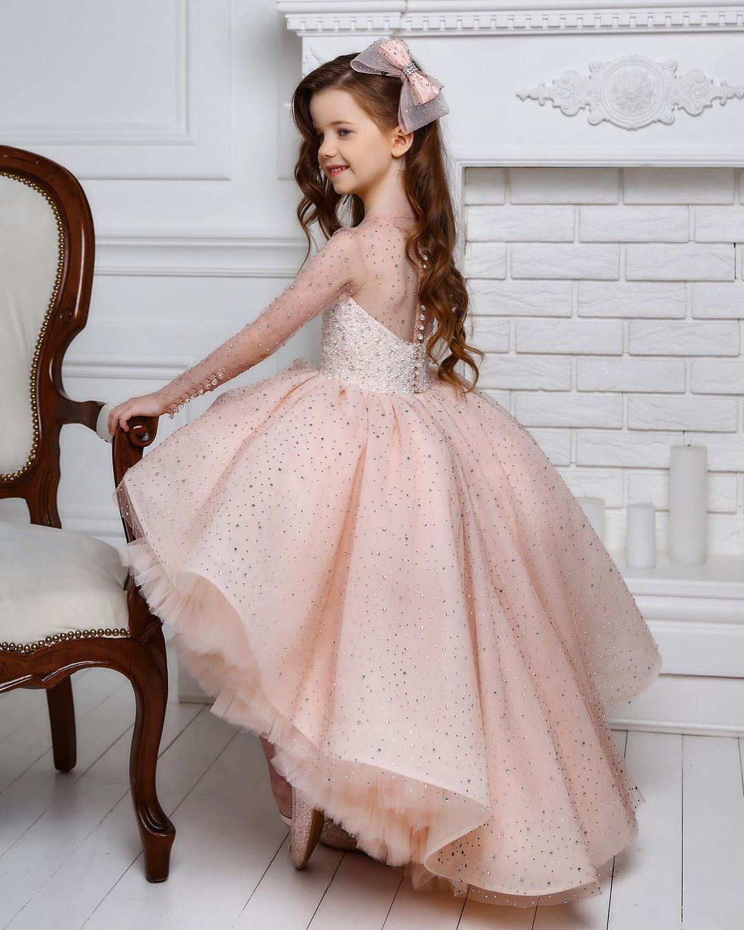 Sparkly Beaded High Low Girls Pageant Dresses Sheer Bateau Neck Sequined Flower Girl Dress Covered Buttons Back Tulle Long Sleeves First Communion Gow