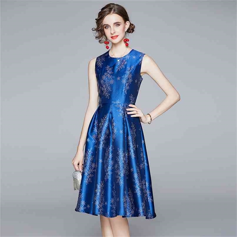Spring Fall Temperament High-end Blue Jacquard White Branch and Leaf Print Sleeveless Tank Dress Retro Ladies 210602
Spring Fall Temperament High-end Blue Jacquard White Branch and Leaf Print Sleeveless Tank Dress Retro Ladies 210602