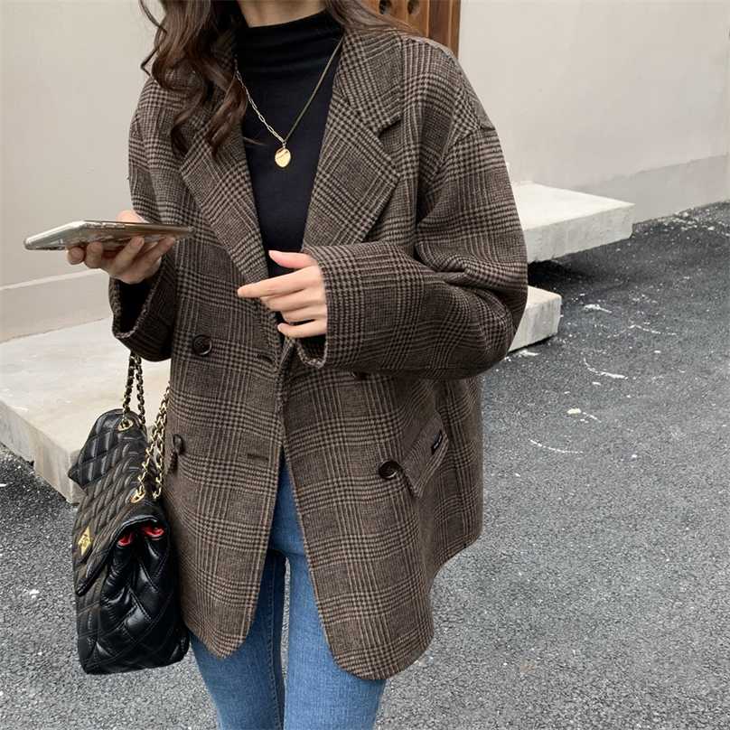 autumn and winter wool coat women loose thick solid color long-sleeved cashmere coat 100% wool double-sided woolen coat 211019, Light brown
autumn and winter wool coat women loose thick solid color long-sleeved cashmere coat 100% wool double-sided woolen coat 211019, Light brown