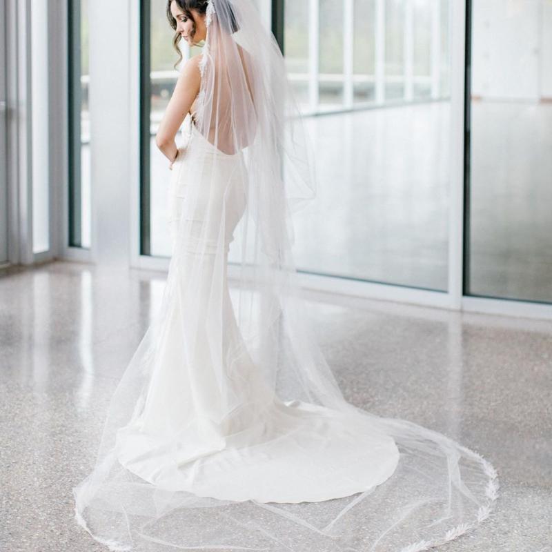 Bridal Veils Luxury 3 Meters Long Wedding Veil With Comb One-Layer Cathedral Feathers Marriage Accessories, Off white
Bridal Veils Luxury 3 Meters Long Wedding Veil With Comb One-Layer Cathedral Feathers Marriage Accessories, Off white