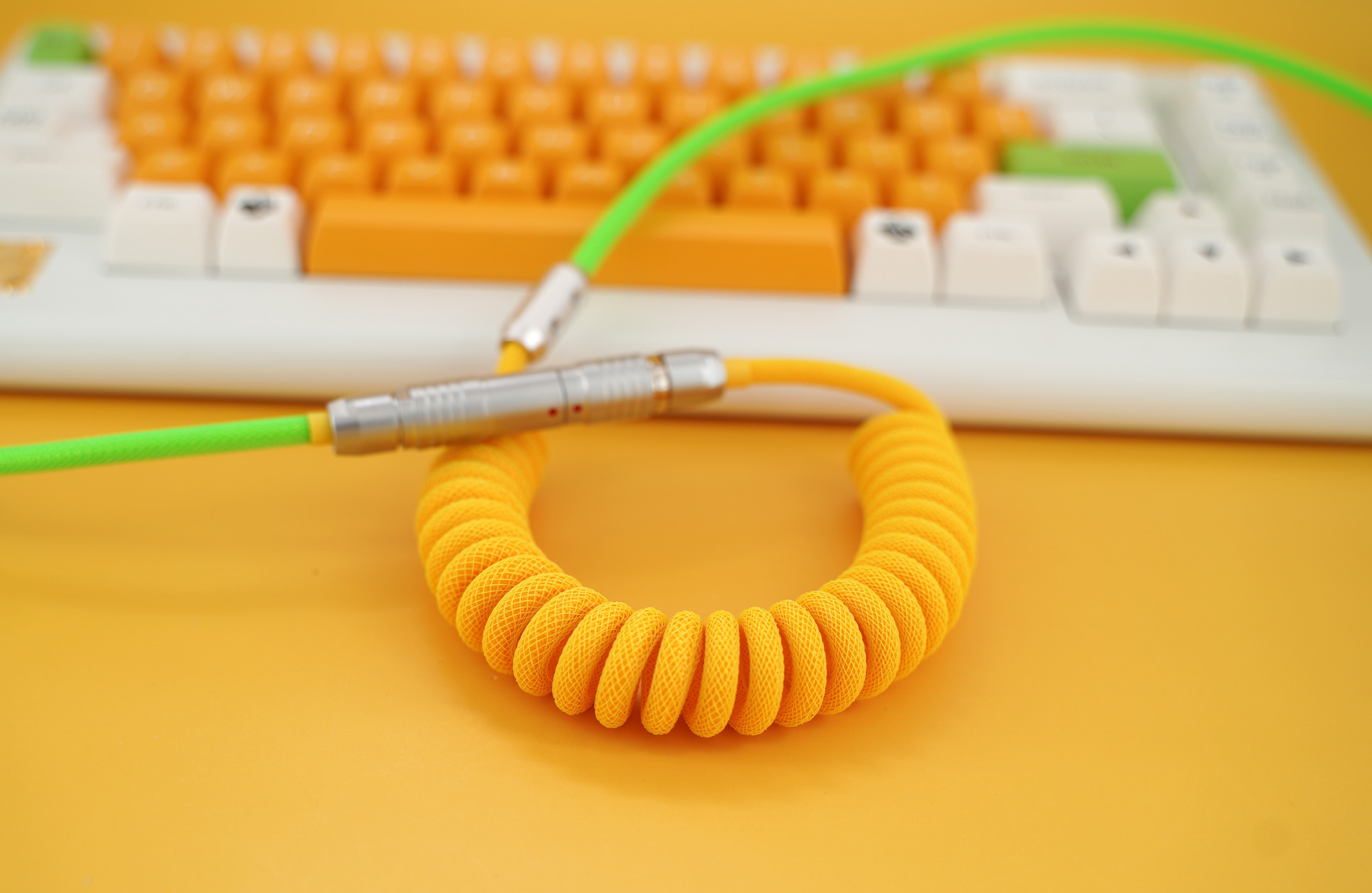 GeekCable Handmade Customized Mechanical Keyboard Data Cable For GMK Theme SP Keycap Line Yellow And Green Colorway