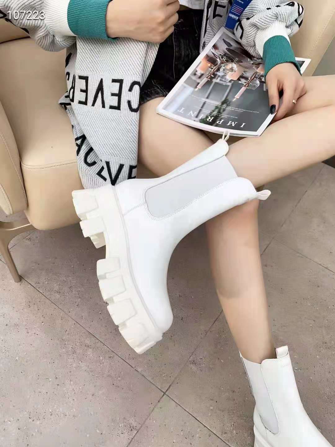 designer's latest customized logo women's boots leather non slip rubber sole luxury comfort exquisite technology high quality 5--11
designer's latest customized logo women's boots leather non slip rubber sole luxury comfort exquisite technology high quality 5--11
