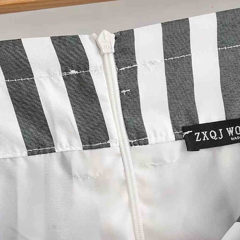 Women Fashion Striped Print Gray White Short Pants Female Casual High Waist Bow Belt s Beach Streetwear Trousers 210421