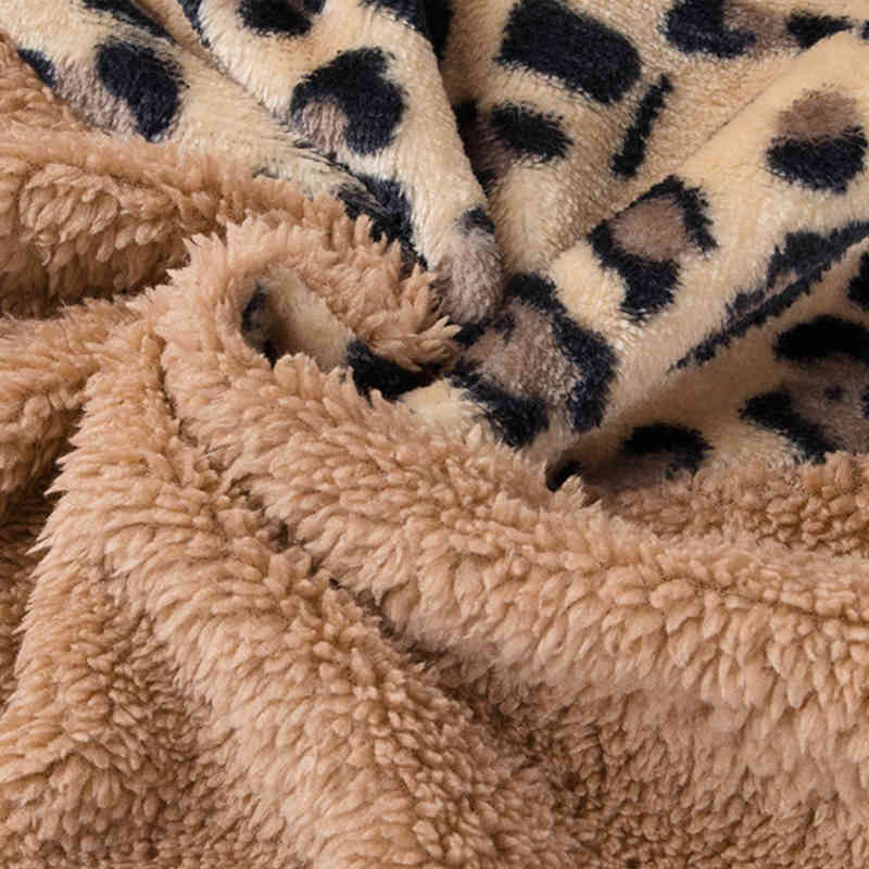 Leopard Patchwork Teddy Cashmere Jacket Women Autumn Winter Short Plush Coat Pocket Warm Fleece Jacket For Women New 210413