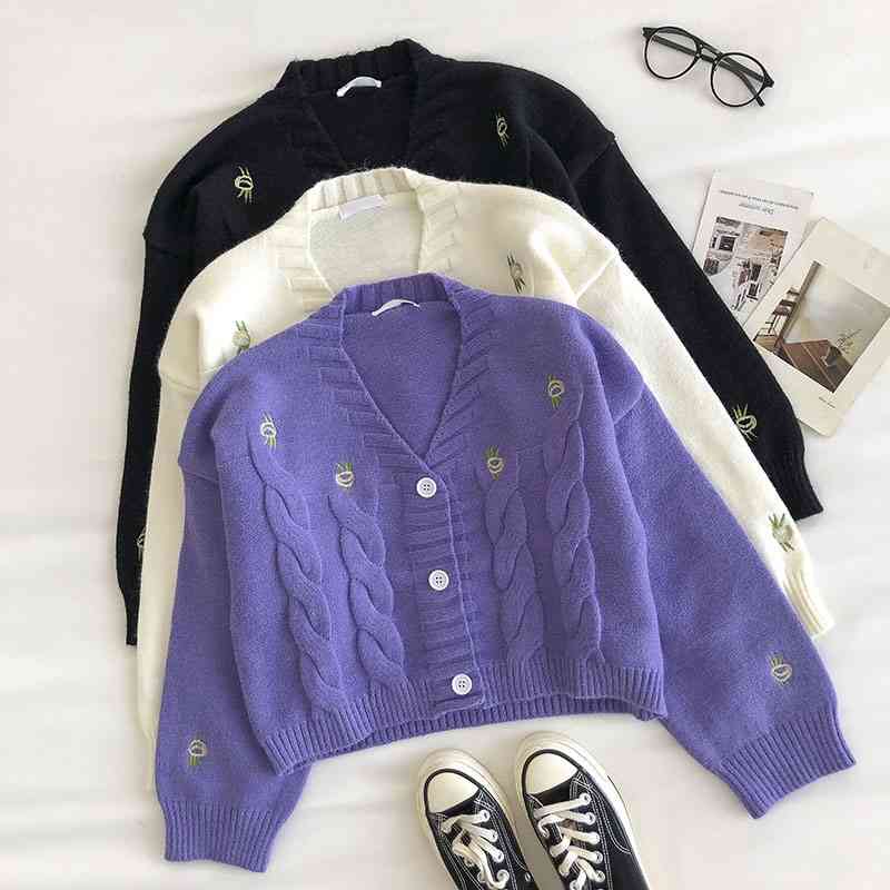 Spring Autumn Crop Sweaters Fashion Women V Neck Single-breasted Flower Embroidery Short Cardigan Korean Jacket Top 210602, Purple
Spring Autumn Crop Sweaters Fashion Women V Neck Single-breasted Flower Embroidery Short Cardigan Korean Jacket Top 210602, Purple